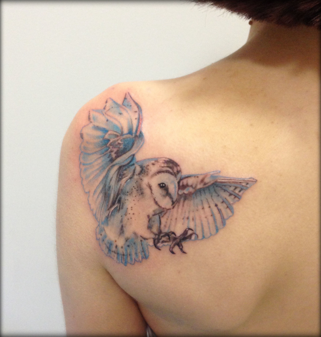 Owl tattoo by Virginie Tatouage Strasbourg