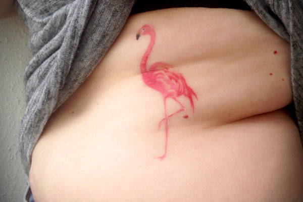 Tatouage d'un flamant rose